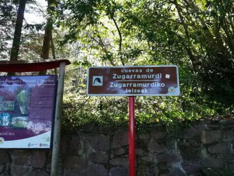 Cueva de Zurragamurdi