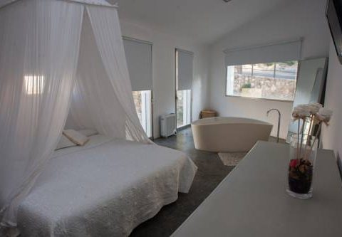 La Maga Rooms