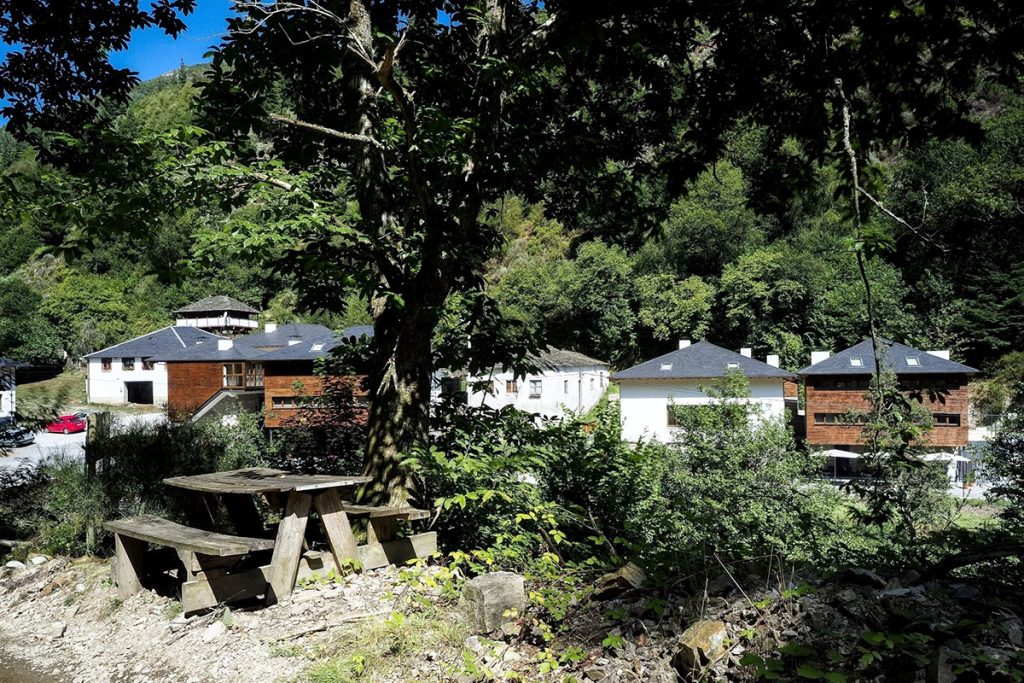 Hotel Rural Las Montañas de Pumar 4*