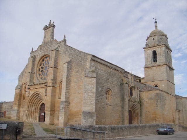 Colegiata de Santa María del Manzano